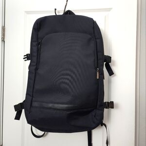 Signature  Travelers Open Story Luggage Carry on  Backpack 22 inch  45 liters